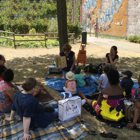 Séance de lecture au parc Fontainas